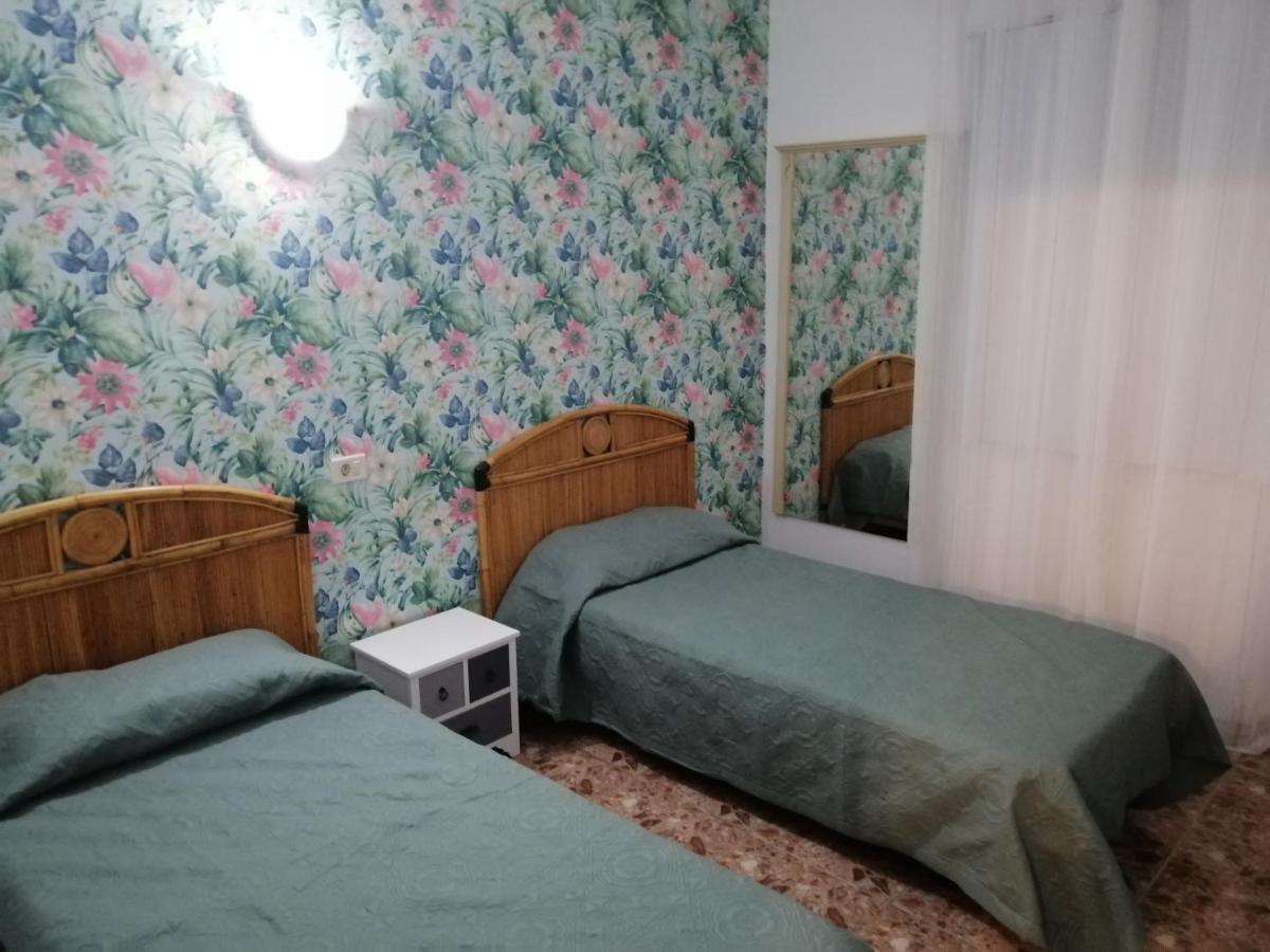 Alcaravaneras Pensión 2*